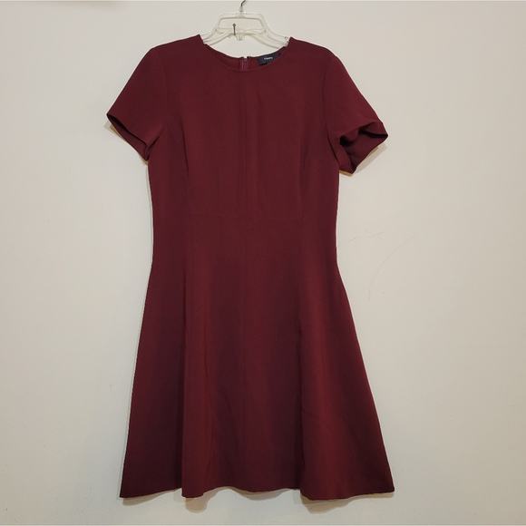 THEORY Crewneck Short-Sleeve Modern Seamed Shift Admiral Crepe Dress Burgundy 12 - Picture 3 of 8
